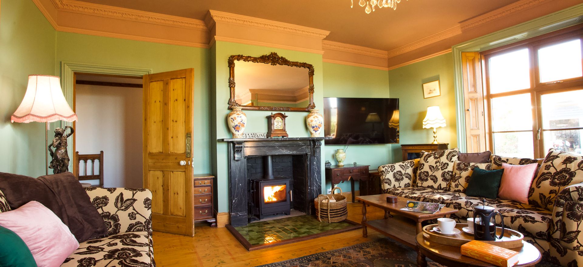 Duke's Lodge - The East Living Room