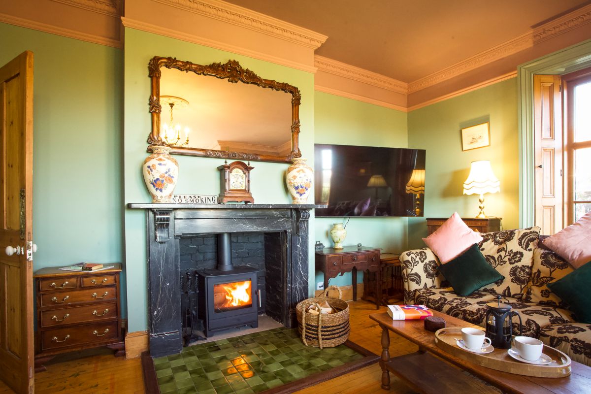 Duke's Lodge - The East Living Room