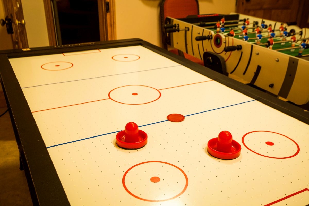 http://Duke's%20Lodge%20-%20The%20Games%20Room