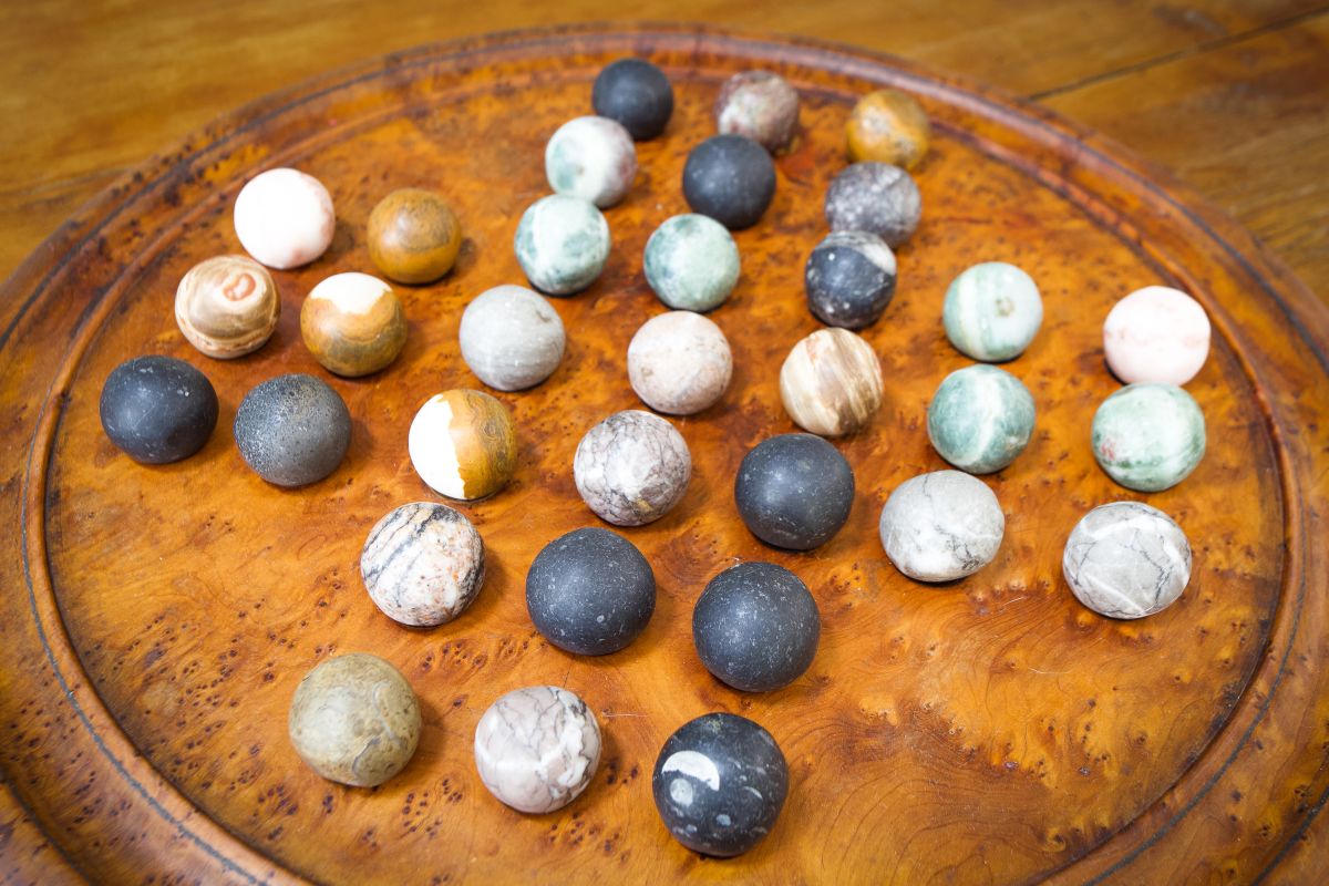 Duke's Lodge - The Kitchen-Diner - games