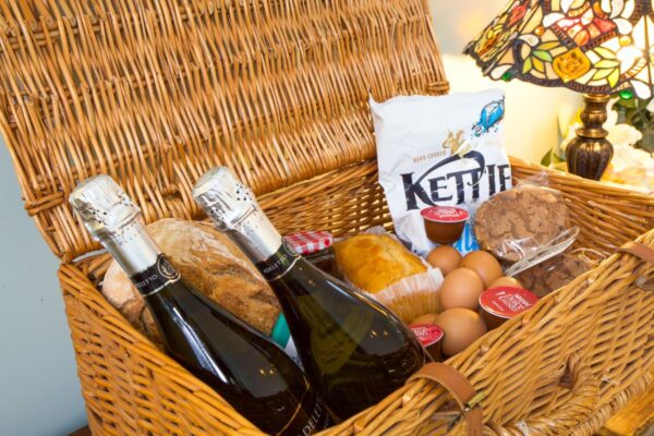 http://Duke's%20Lodge%20Norfolk%20Self-catering%20for%2016%20-%20welcome%20hamper