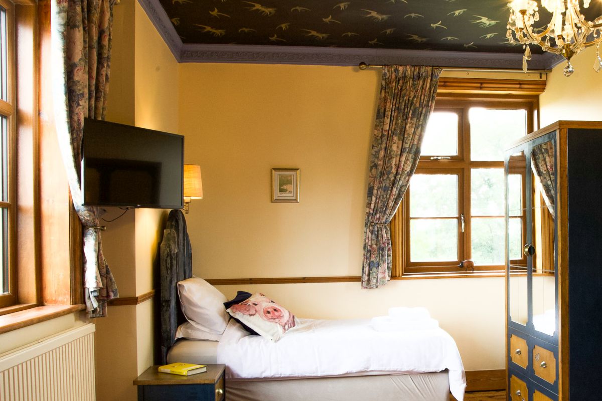 http://Duke's%20Lodge%20-%20The%20Pigsty%20family%20bedroom
