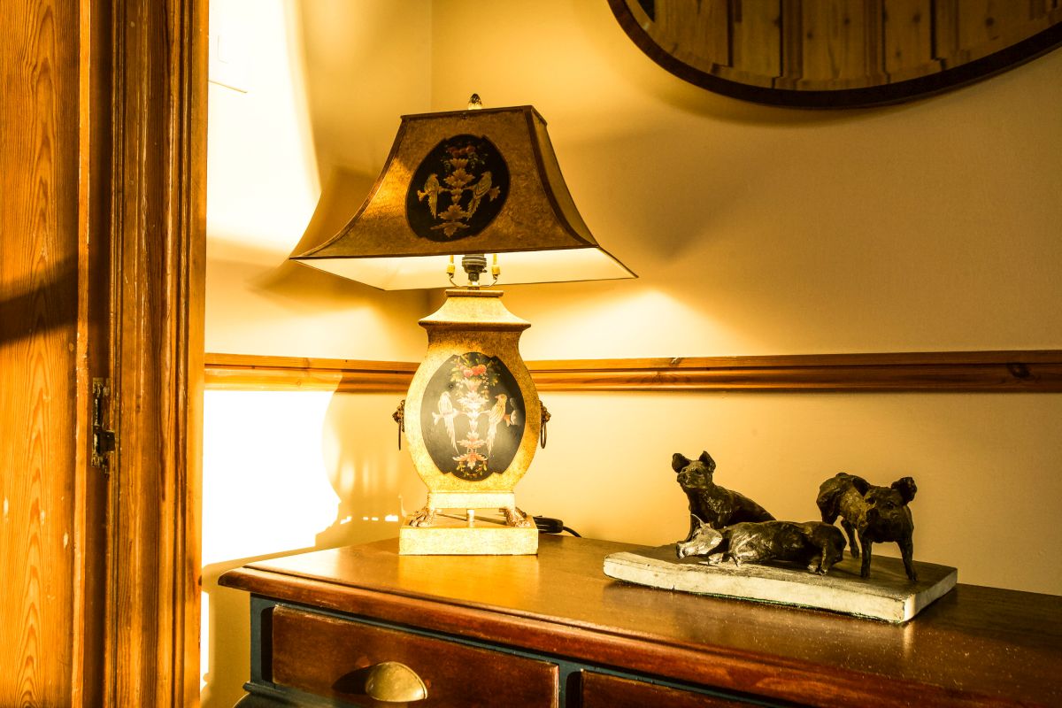 http://Duke's%20Lodge%20-%20The%20Pigsty%20family%20bedroom%20detail