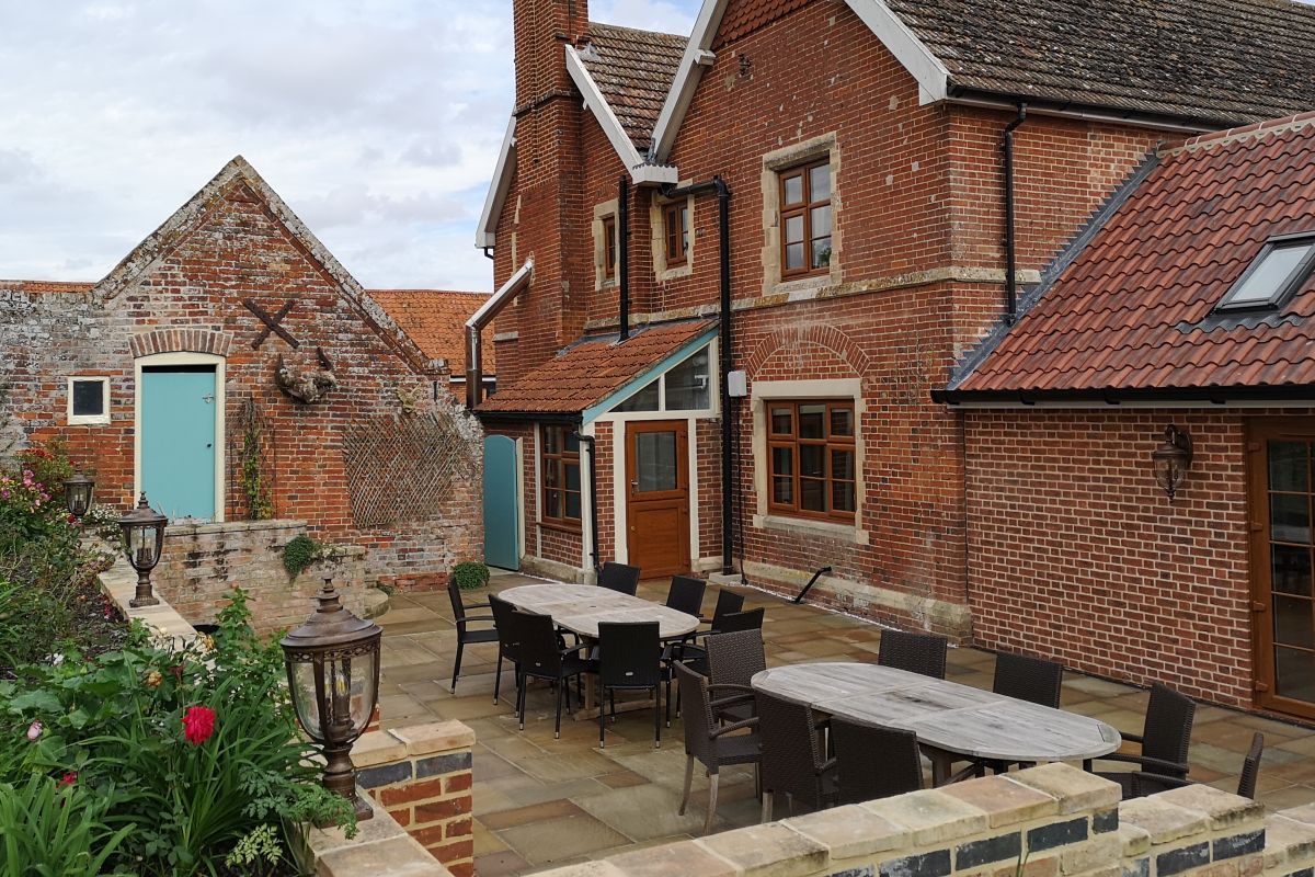 http://sunken%20garden%20Dukes%20Lodge
