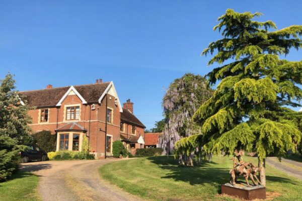 http://garden%20lawns%20front%20Dukes%20Lodge
