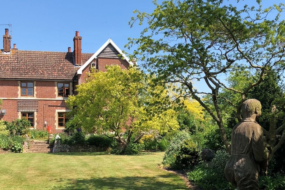 Duke's Lodge Norfolk self-catering for 16 - gardens